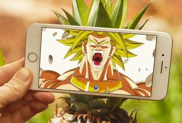 ドラゴンボール超の孫悟空や人気アニメキャラクターをスマホで合成してしまうinstagramのセンスが最高と話題に Foundia ファウンディア